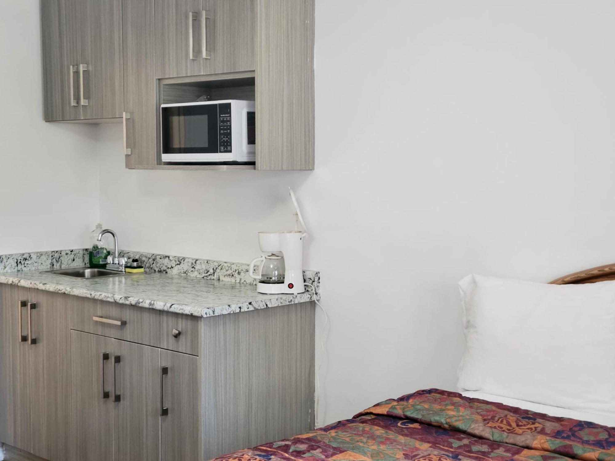 Elks Motel Keremeos Екстер'єр фото