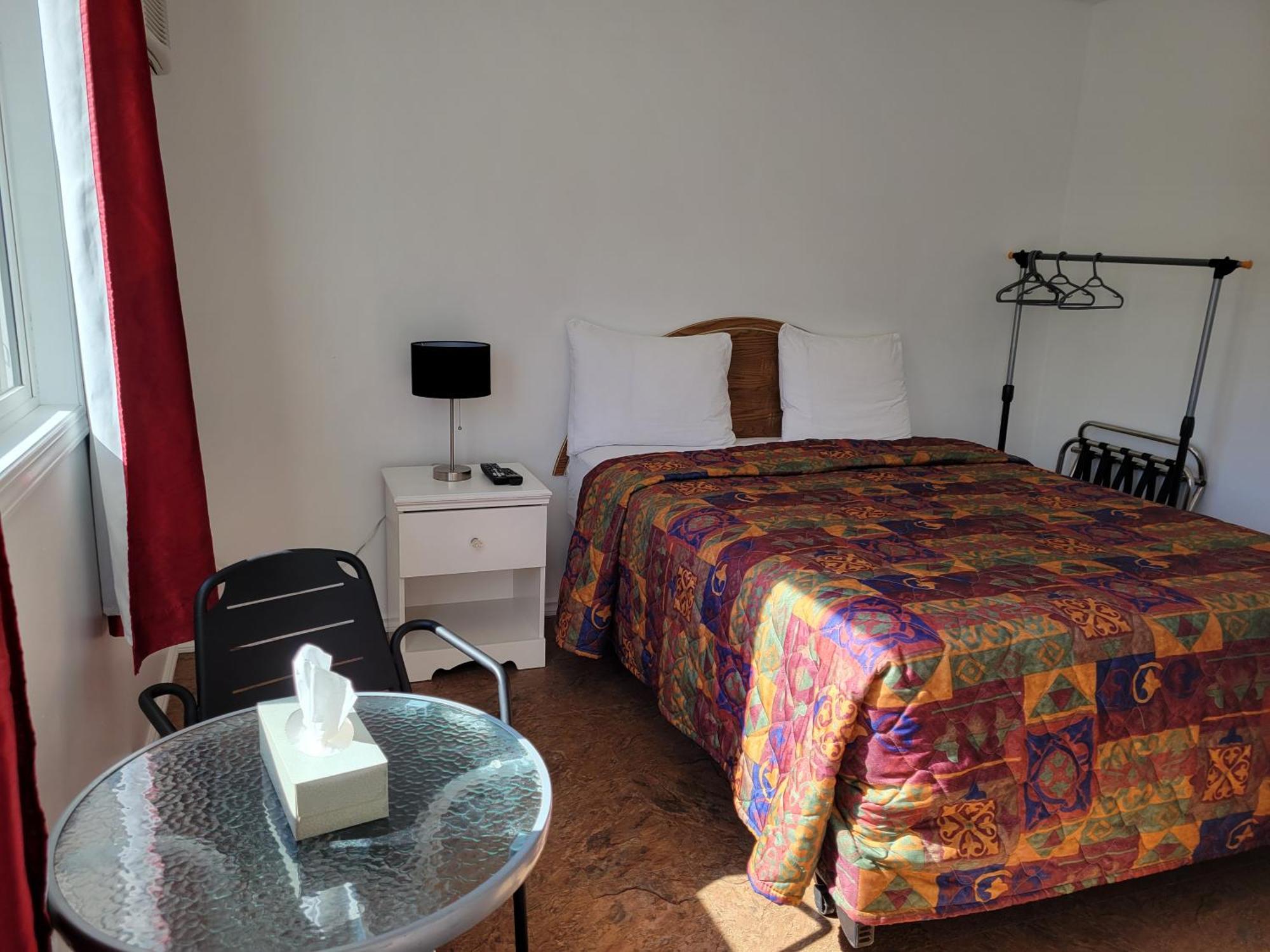 Elks Motel Keremeos Екстер'єр фото