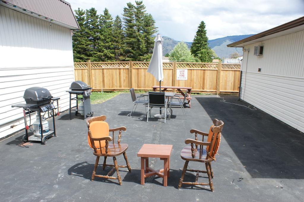 Elks Motel Keremeos Екстер'єр фото